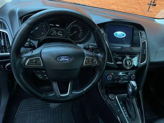 FORD FOCUS 2.0 TITANIUM PLUS FASTBACK 16V FLEX 4P POWERSHIFT